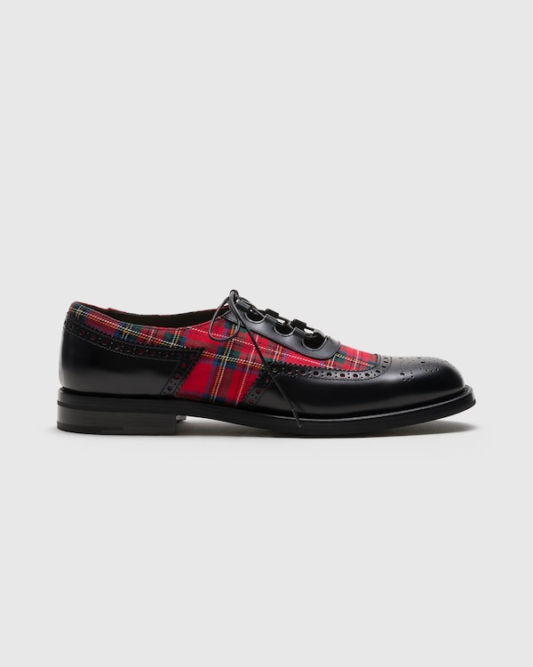 Polished Fumé Leather and Wool Ghillies Black/Red